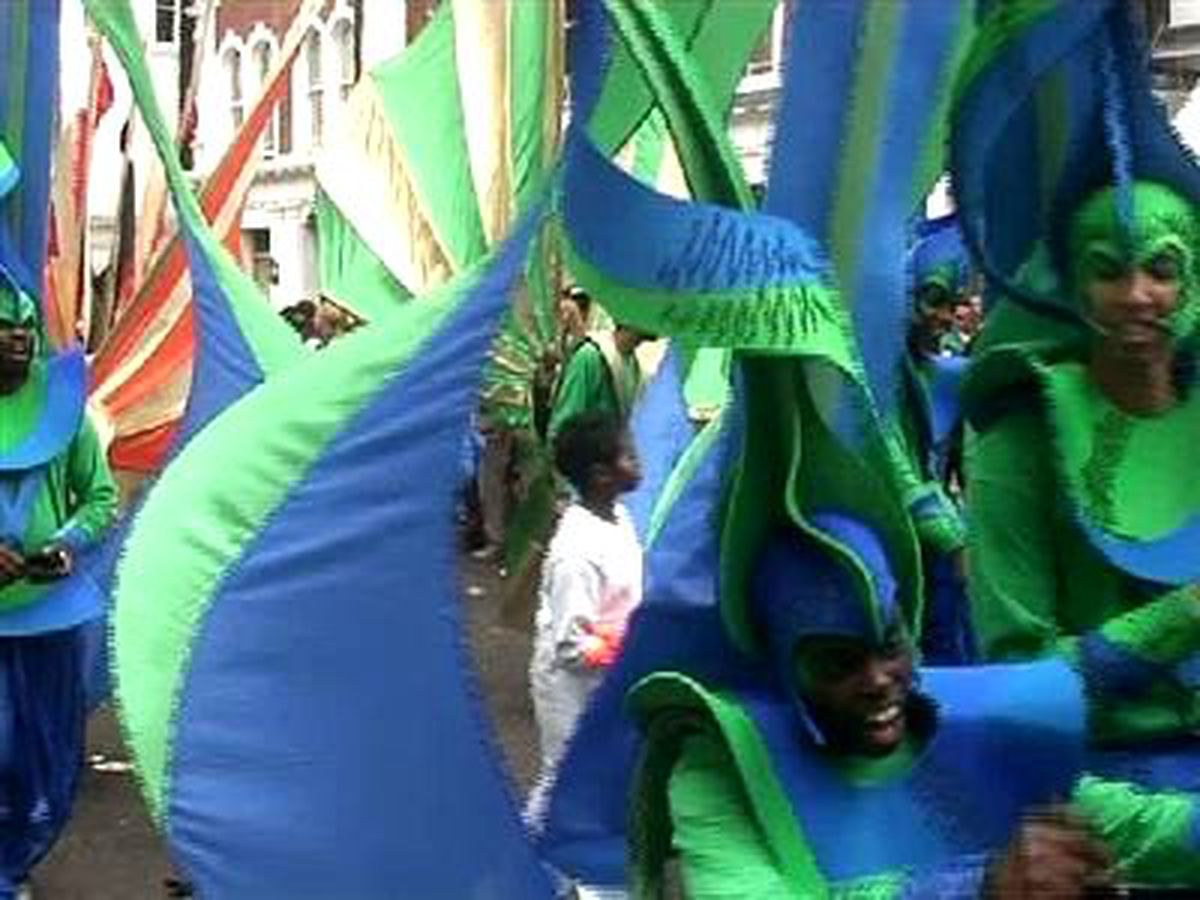 Londra\'da Karnaval Coşkusu