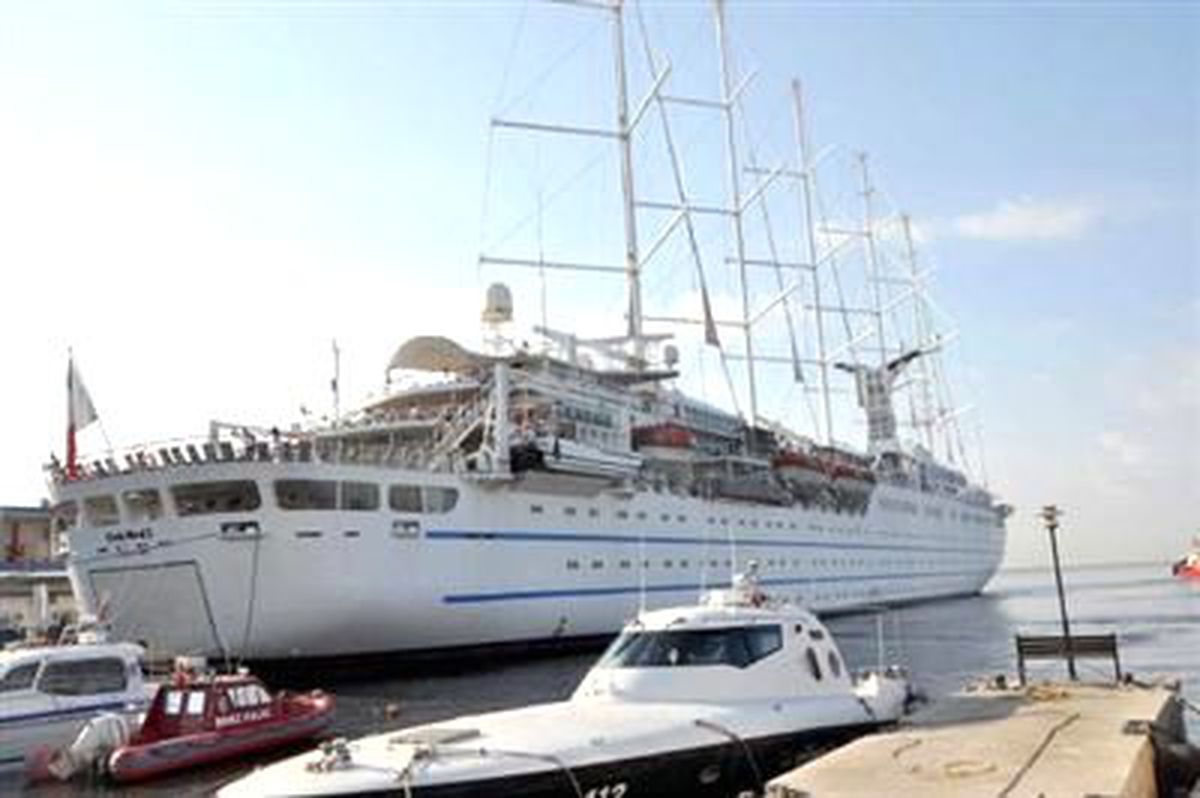 Mersin\'e İlk Kruvaziyer Gemisi Geldi