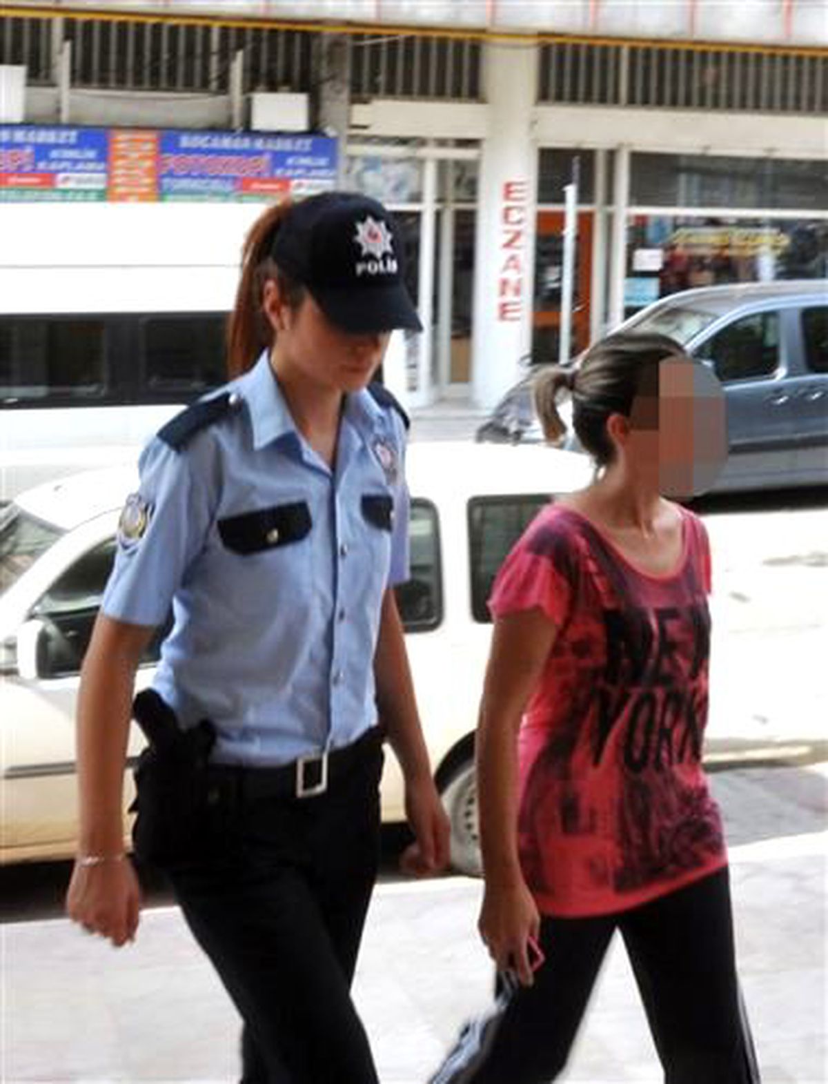 Polise Mukavemet ve Hakaret İddiasına Gözaltı