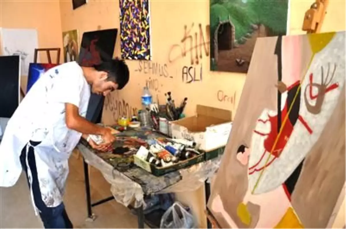 Ressam Oğlunun Geleceğini Tandırda Yaktı