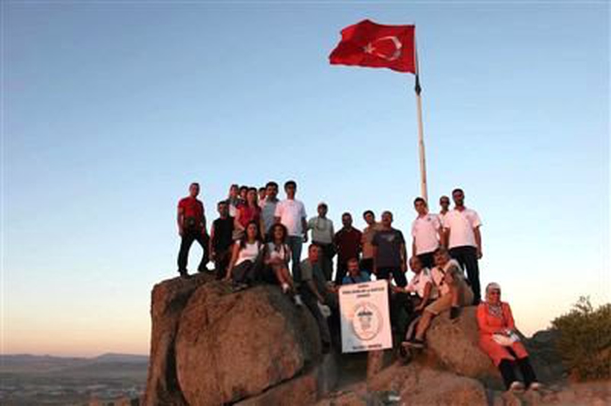 Salihlili Doğaseverlerden Zafer Yolu Yürüyüşü