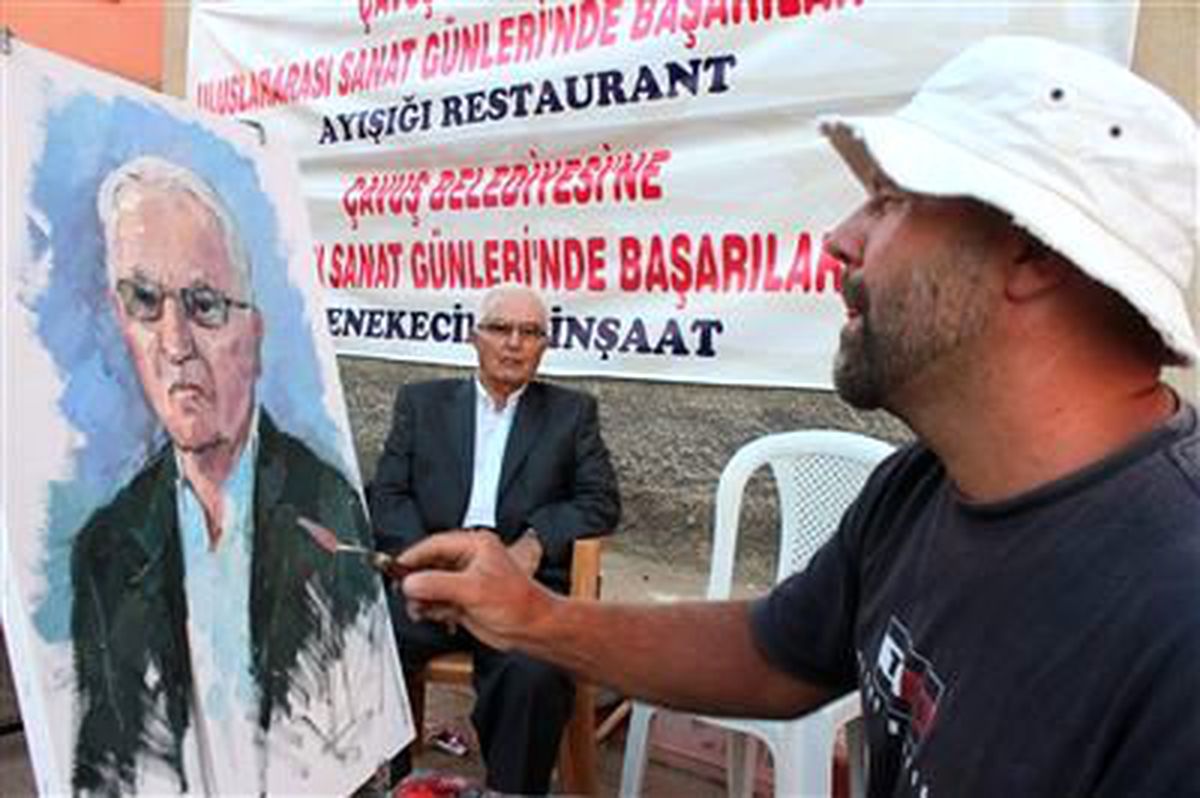 Şükran Köyü\'nde Moğol Çift Ressam