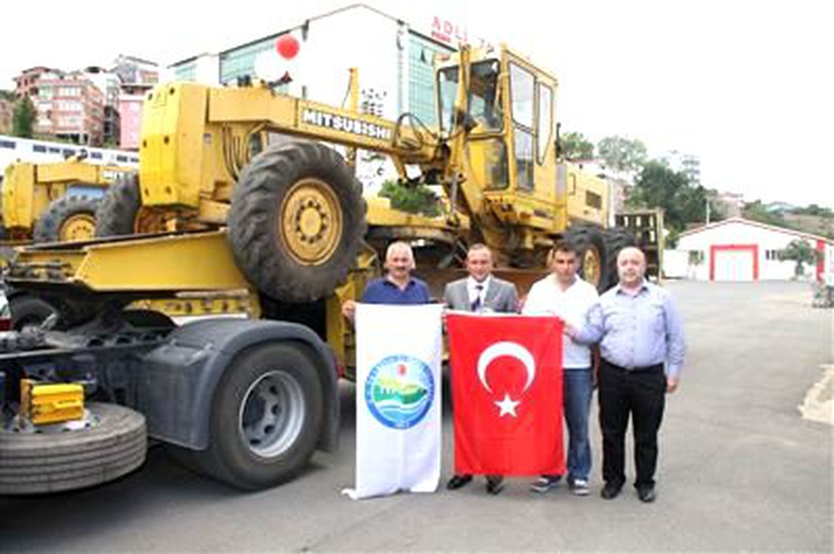Trabzon\'dan Acaristan\'a 2 Adet Grayder Yardımı