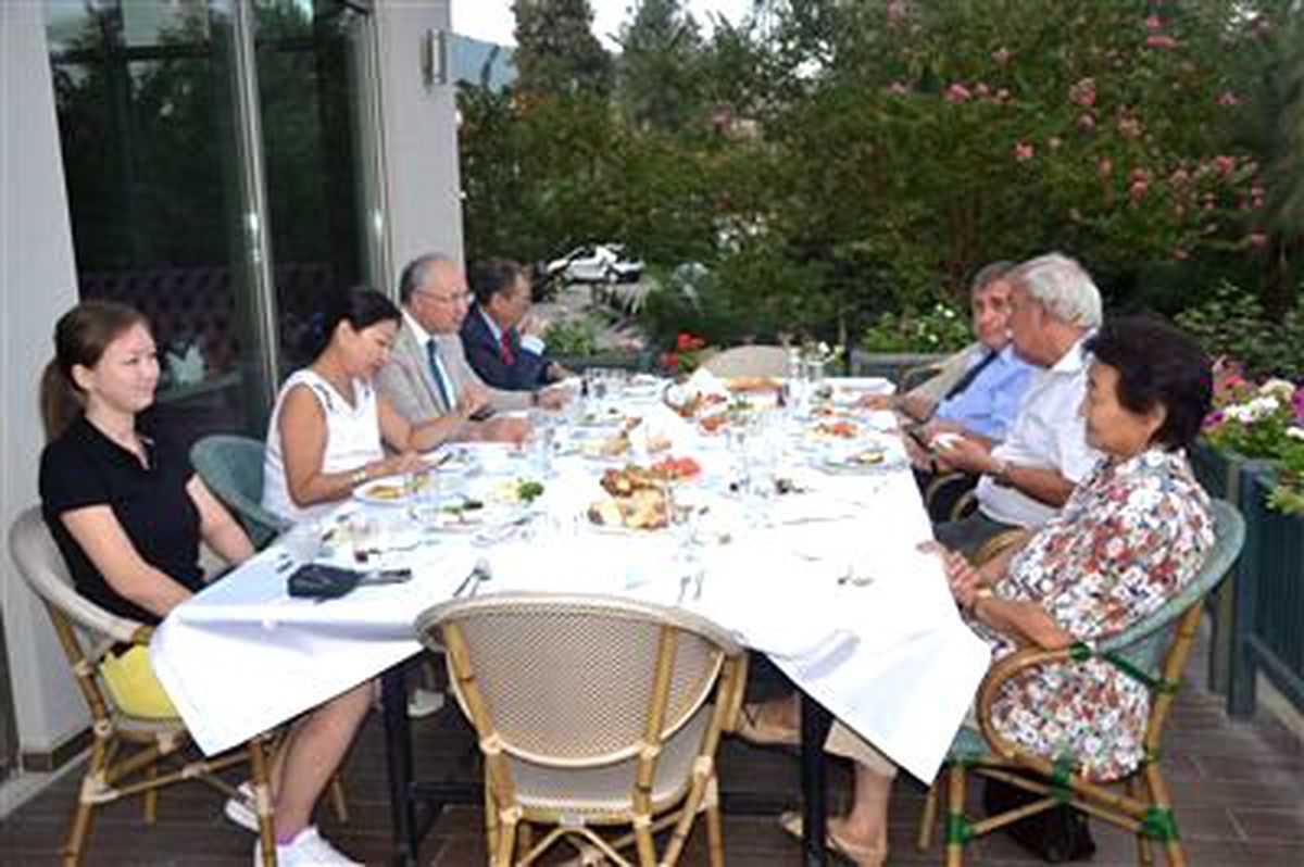 Vali Daşöz Kırgızistan Kültür Ateşesi ile Buluştu