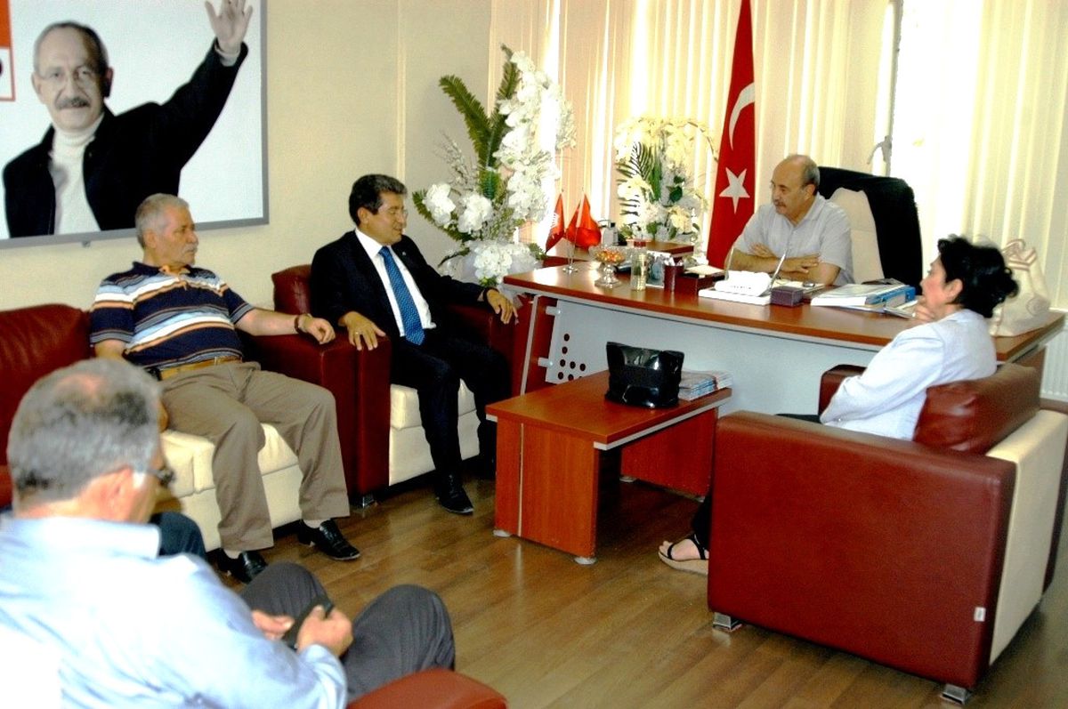 Yörtürk\' CHP\'yi Ziyaret Etti