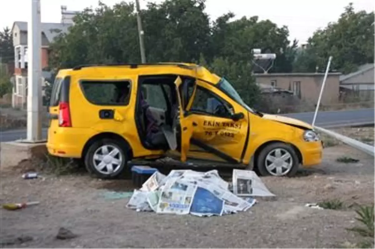 Ahlat'ta Trafik Kazası, 1 Ölü