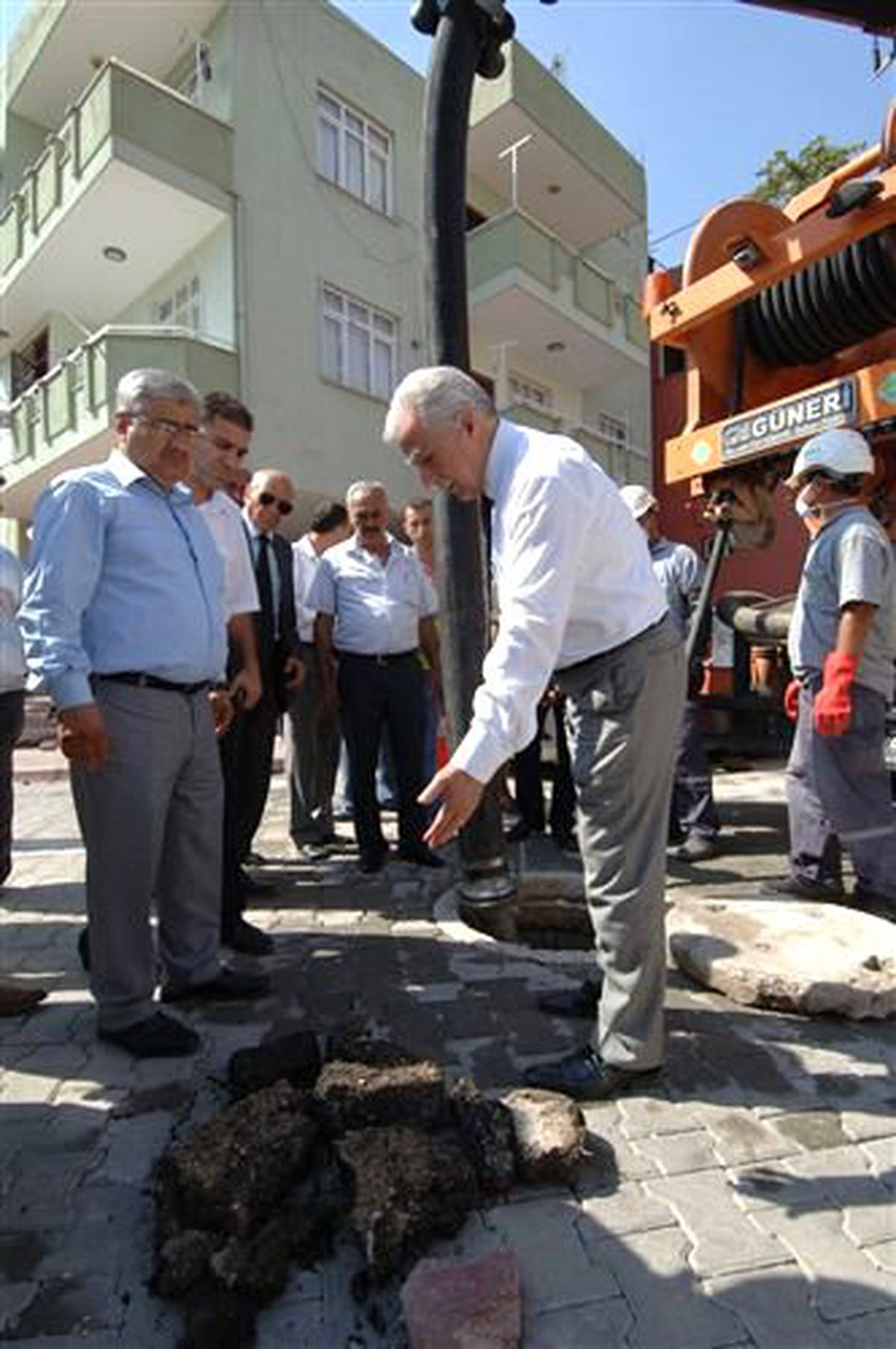 Adana Belediyesi Başkan Vekili, Rögar Kapakları Konusunda Uyardı