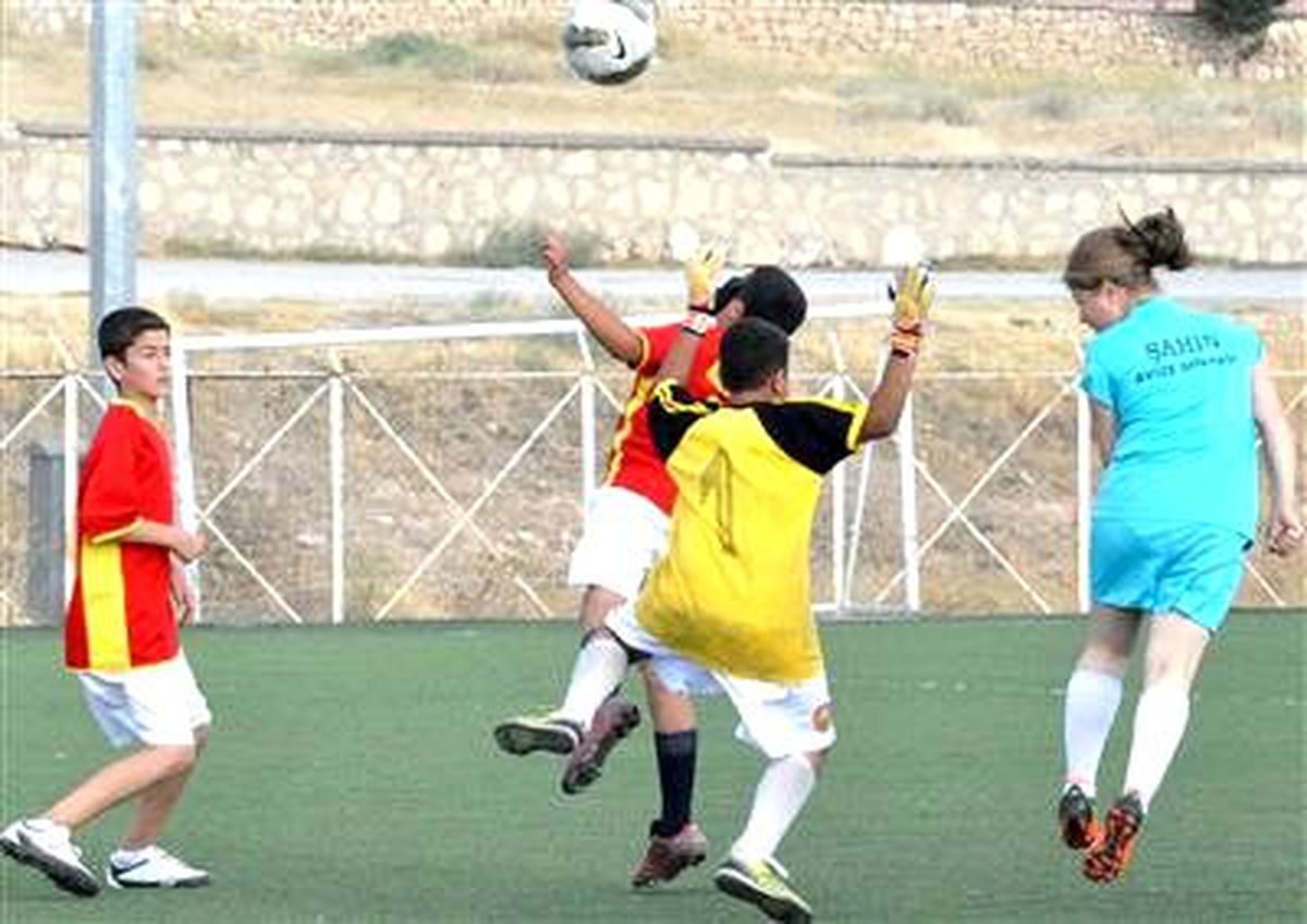 Bayan Sporcular Sezon Hazırlıklarını Sürdürüyor