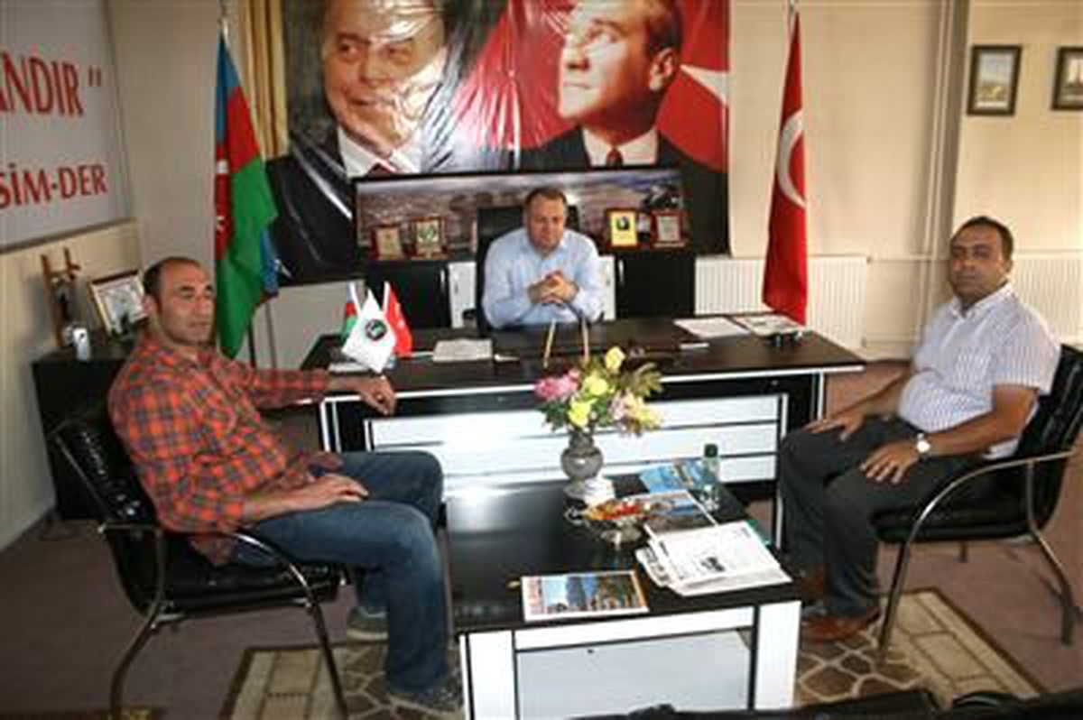 Boks Milli Takım Antrenöründen Asimder\'e Ziyaret