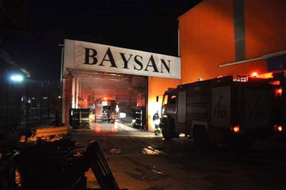 Boya Fabrikası\'nda Korkutan Yangın