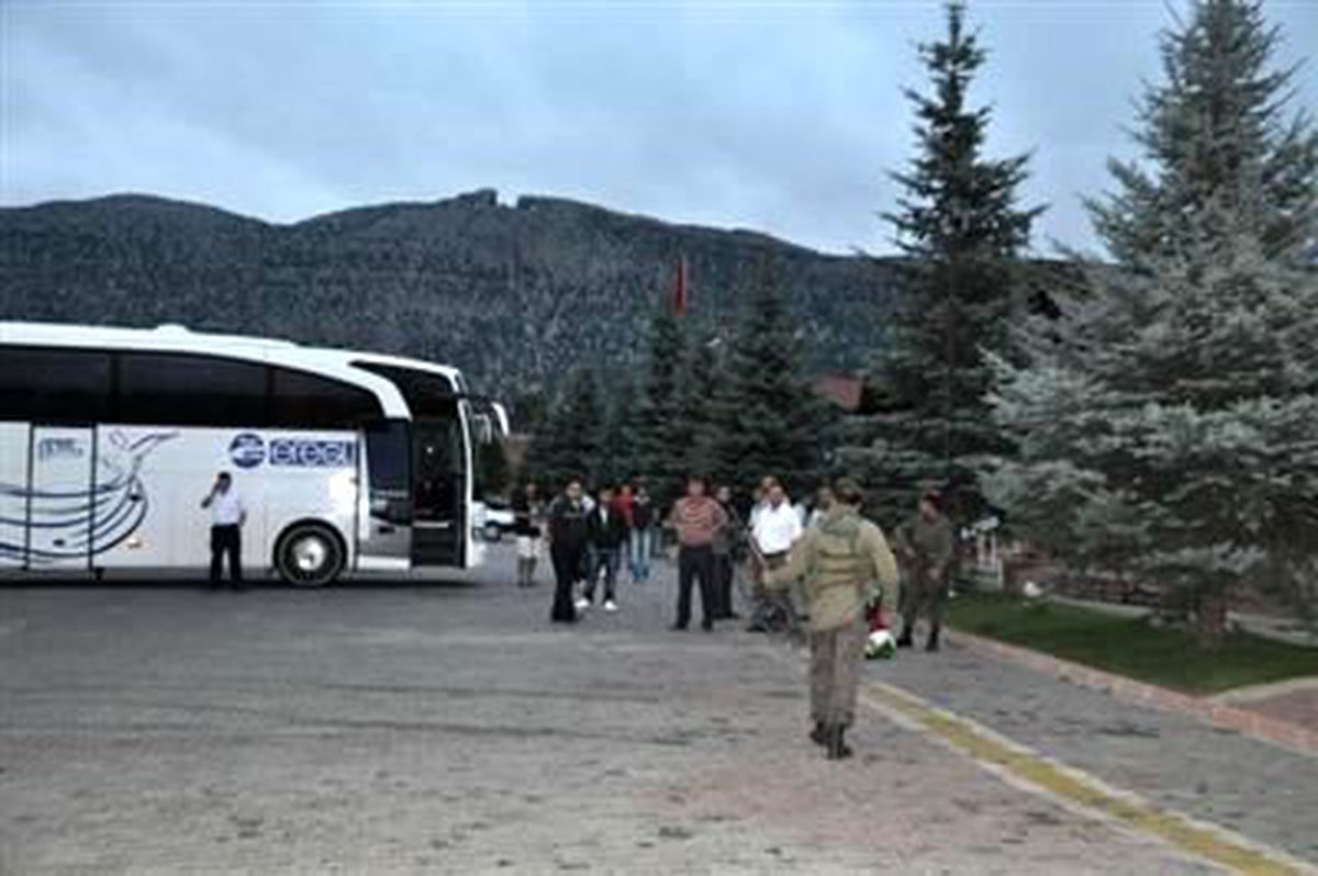 Dinlenme Tesisinde Ailesini Rehin Aldı (2)
