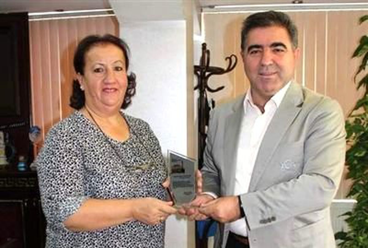 Kadın Muhtardan, Başkan Özdemir\'e Teşekkür