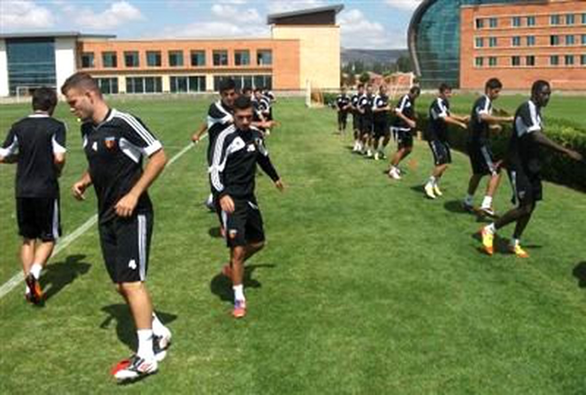 Kayserispor Teknik Direktörü Şota Arveladze: Akhisar Belediyespor\'u Yenerek Güven Tazeleyeceğiz