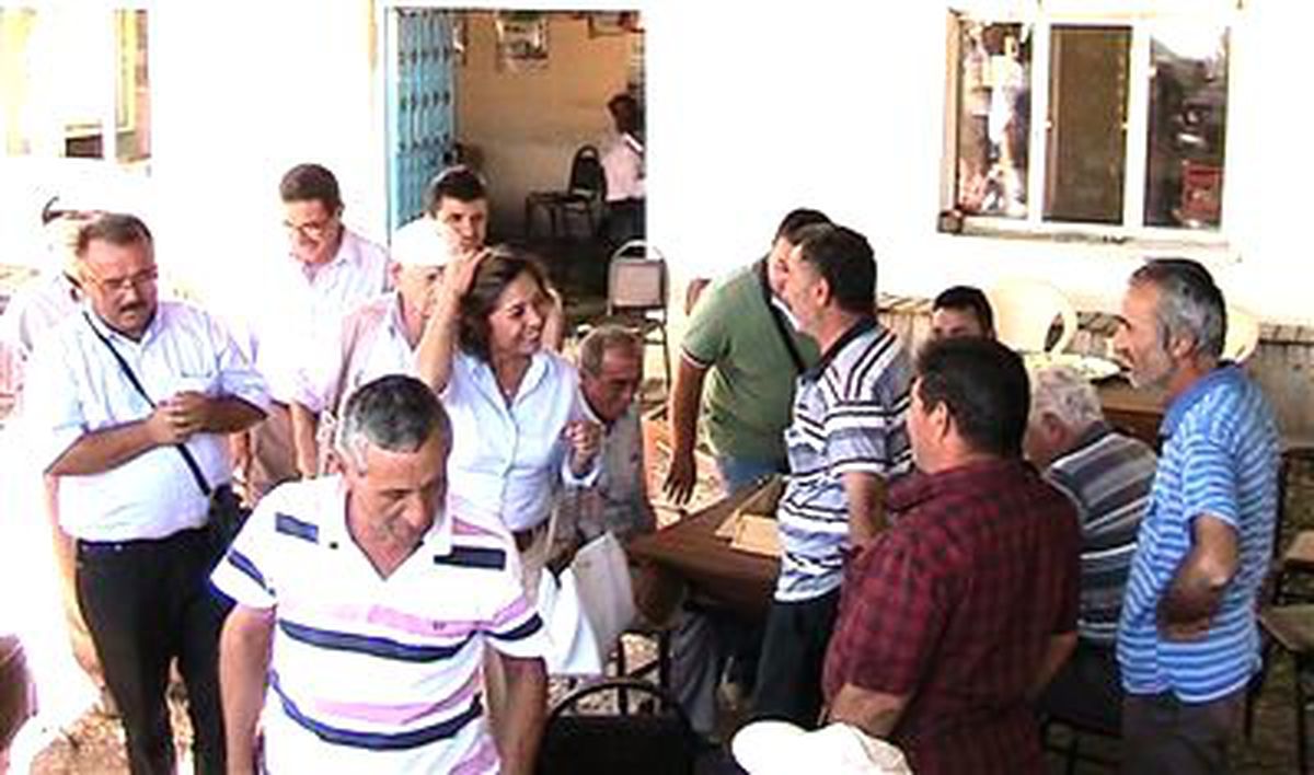 Köylüler Milletvekilinden Gediz\'deki Kirliliğin Önlenmesini İstedi