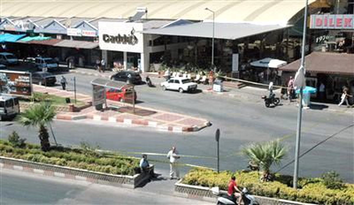Nazilli\'de Şüpheli Çanta Paniği