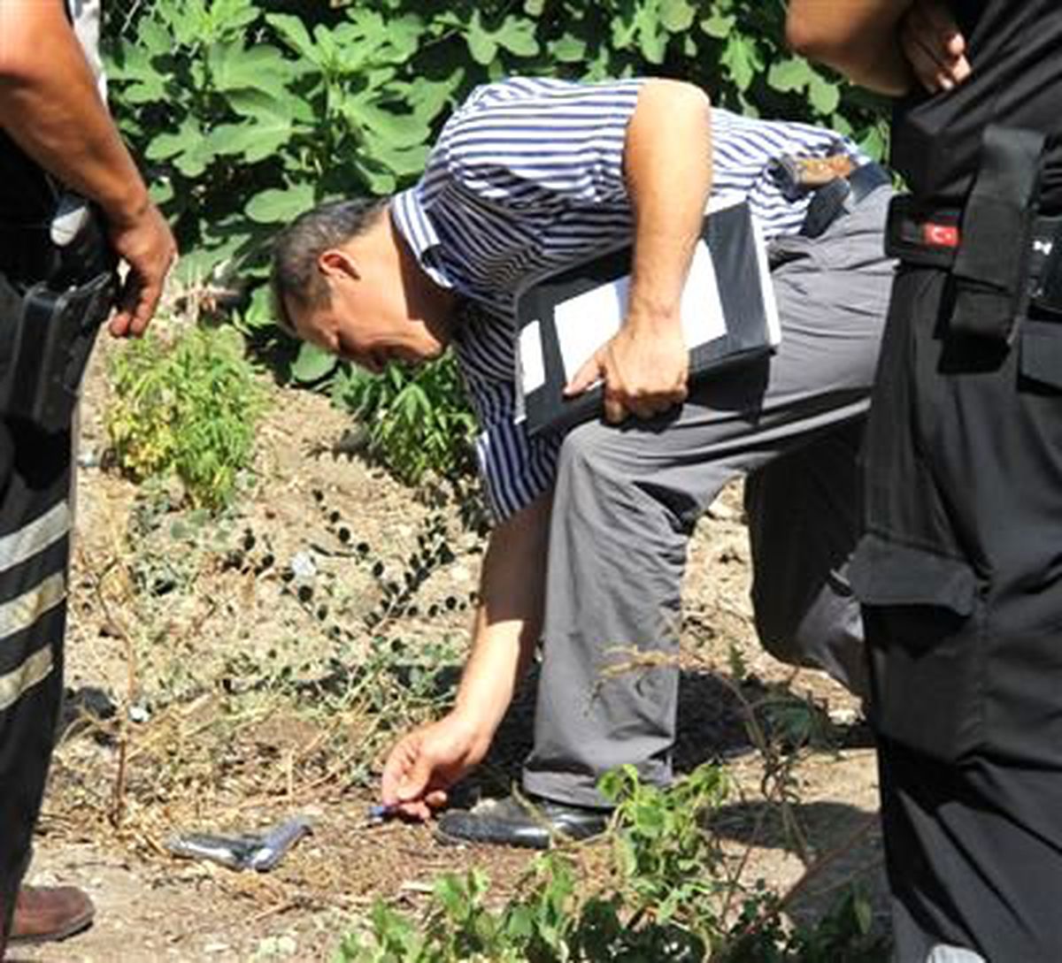 Silahlı Şüpheli Polisten Kaçamadı