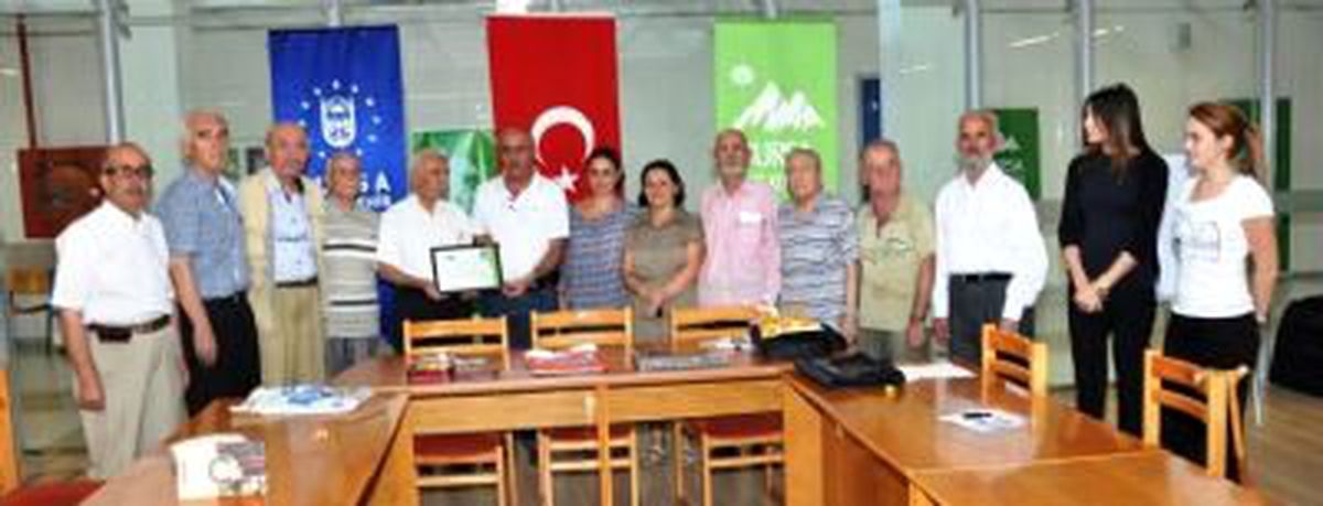 Tarihçi Yıldızalp\'e Teşekkür