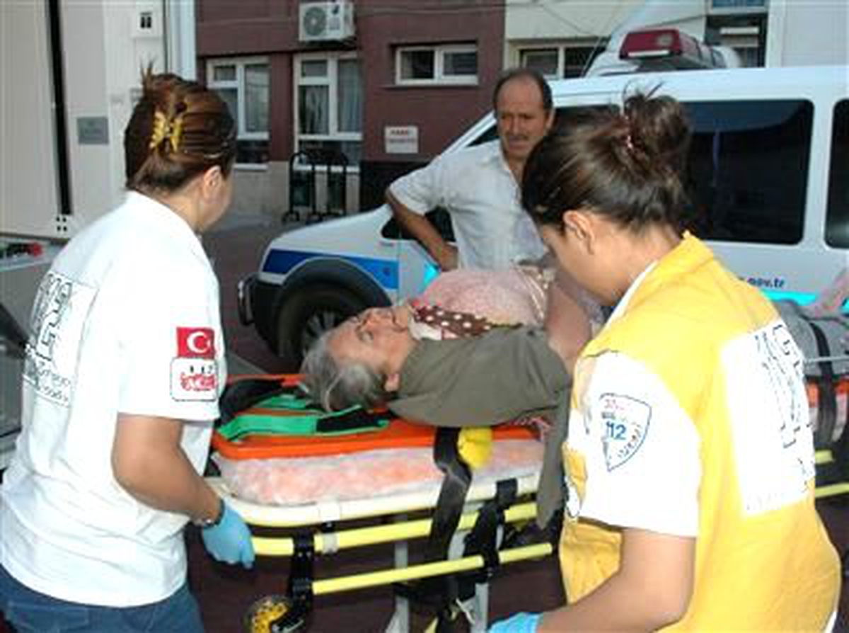 Tarım İşçilerini Taşıyan Minibüsler Çarpıştı