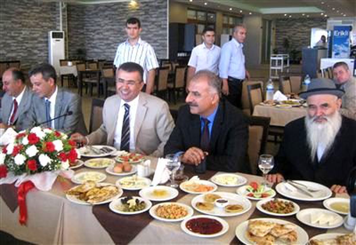 Vali Lekesiz, Din Adamlarıyla Bir Araya Geldi