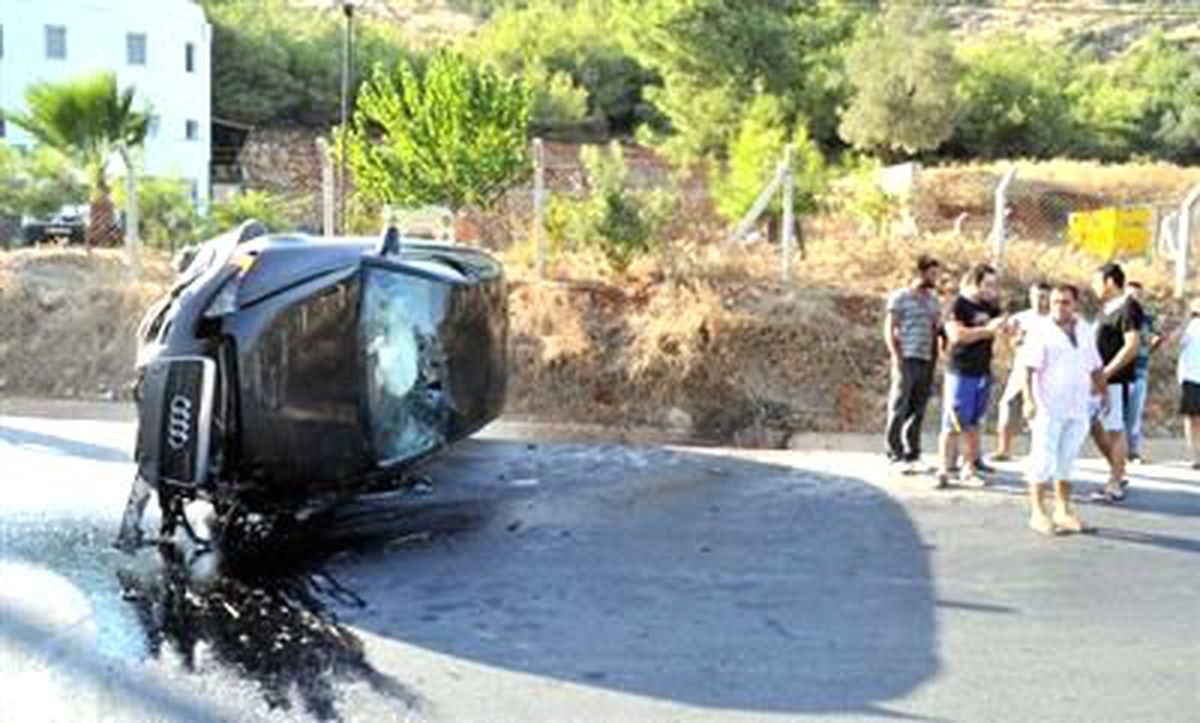 Yaralı Taşıyan Ambulans Kaza Yaptı