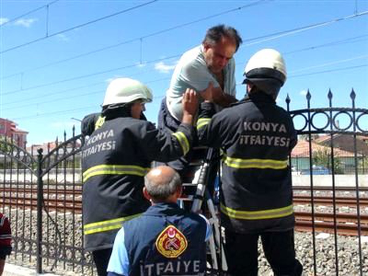 Yüksek Hızlı Tren Hattına Giren Zihinsel Engelli Polisi Alarma Geçirdi