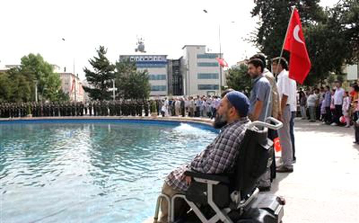 Bayram Bitti, Çiçekler Gitti