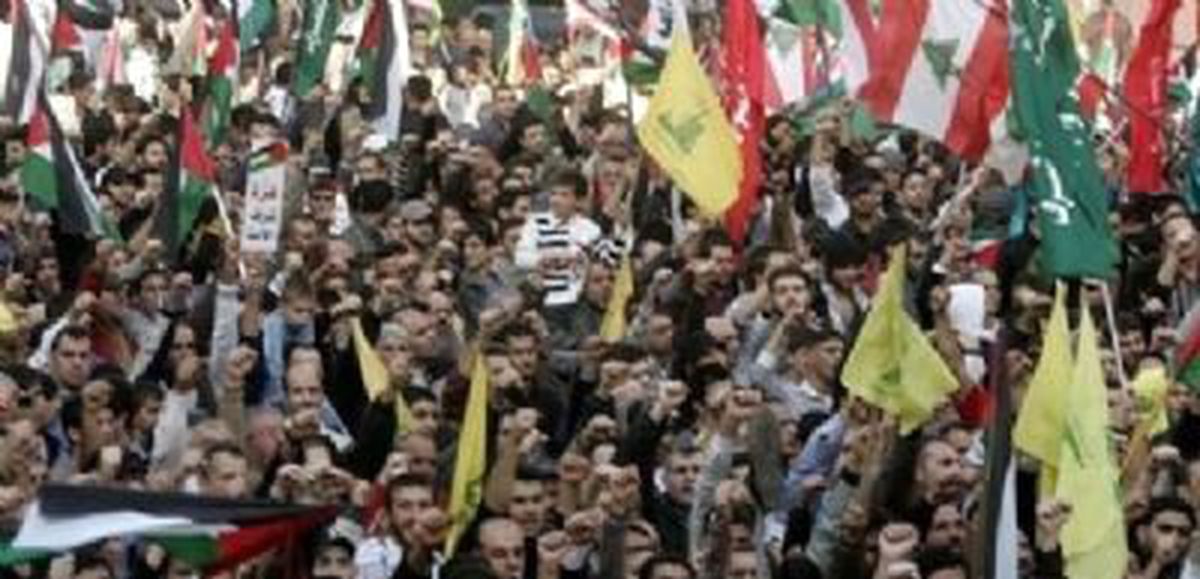 Beyrut\'ta Suriye Büyükelçisi\'nin Sınırdışı Edilmesi İçin Protesto Edildi