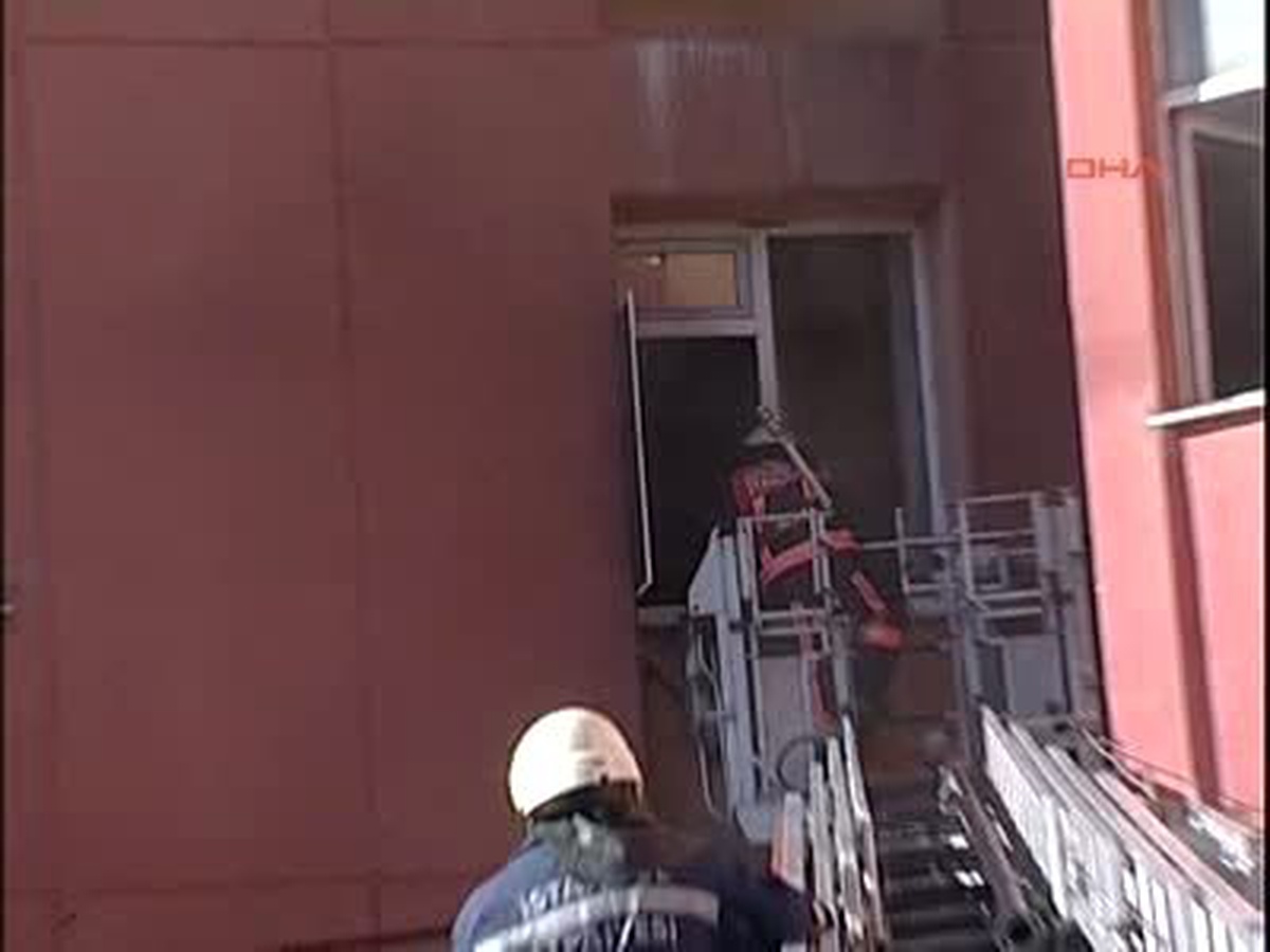 Cerrahpaşa Tıp Fakültesi Hastanesi\'nde Küçük Çaplı Yangın