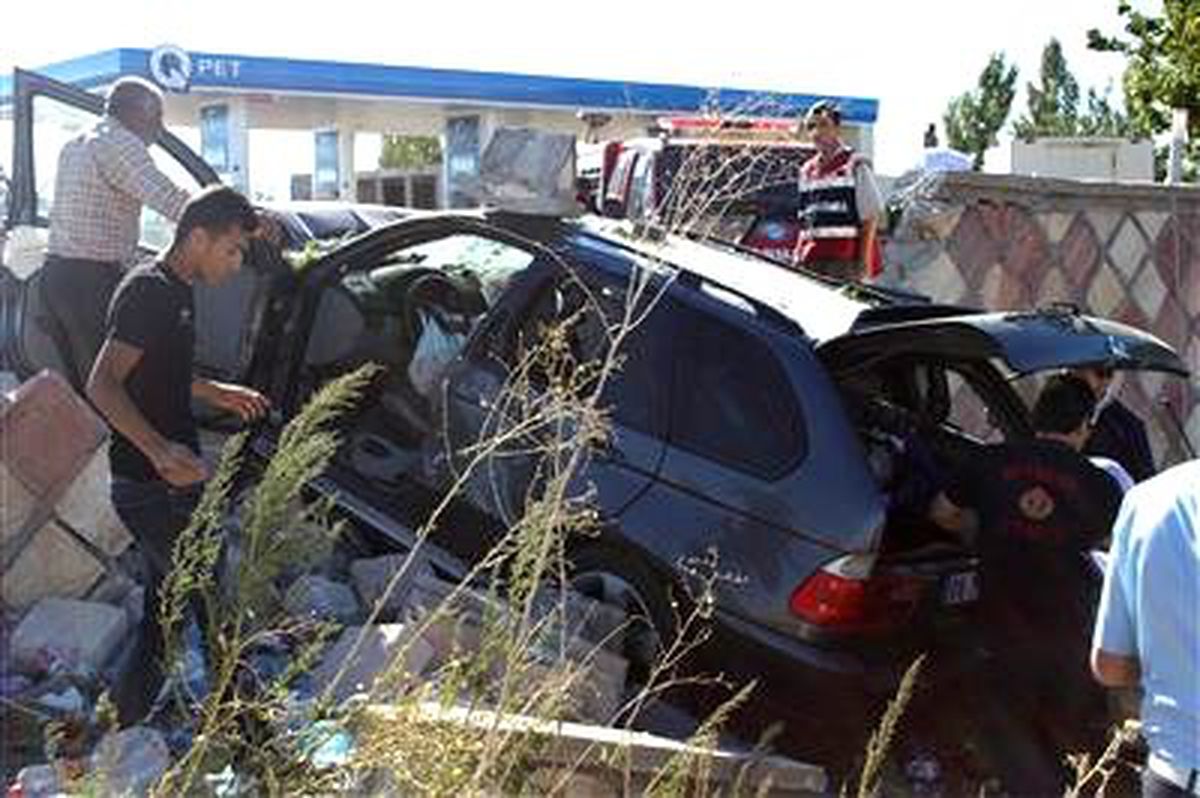 Cip Akaryakıt İstasyonu Duvarına Çarptı: 7 Yaralı