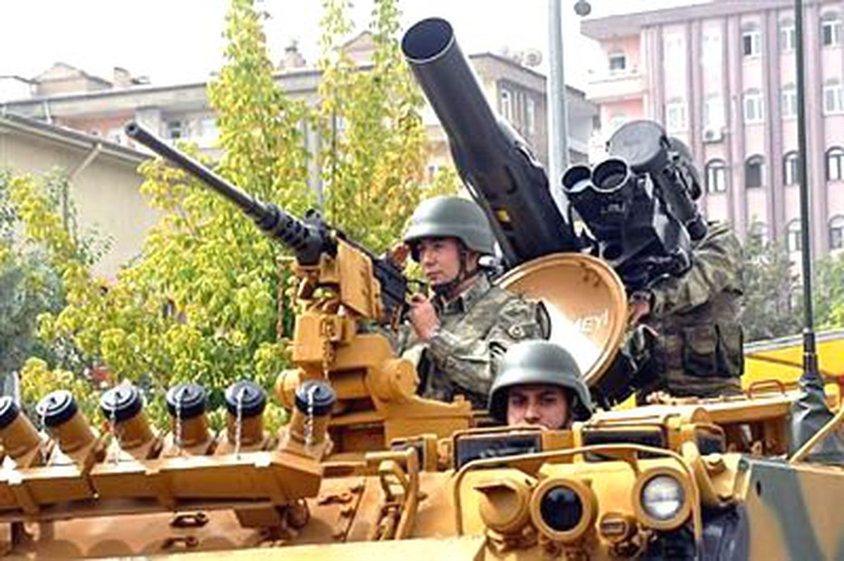 Diyarbakır\'da Askerlerden \'Her Şey Vatan İçin\' Vurgusu