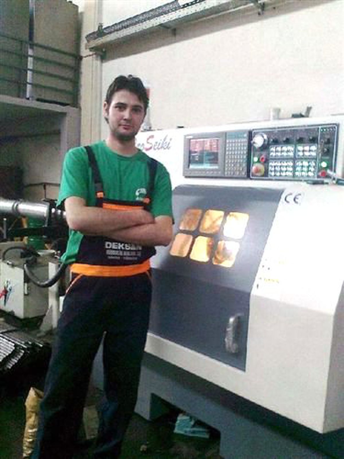 Kalbini Çantasında Taşıyor