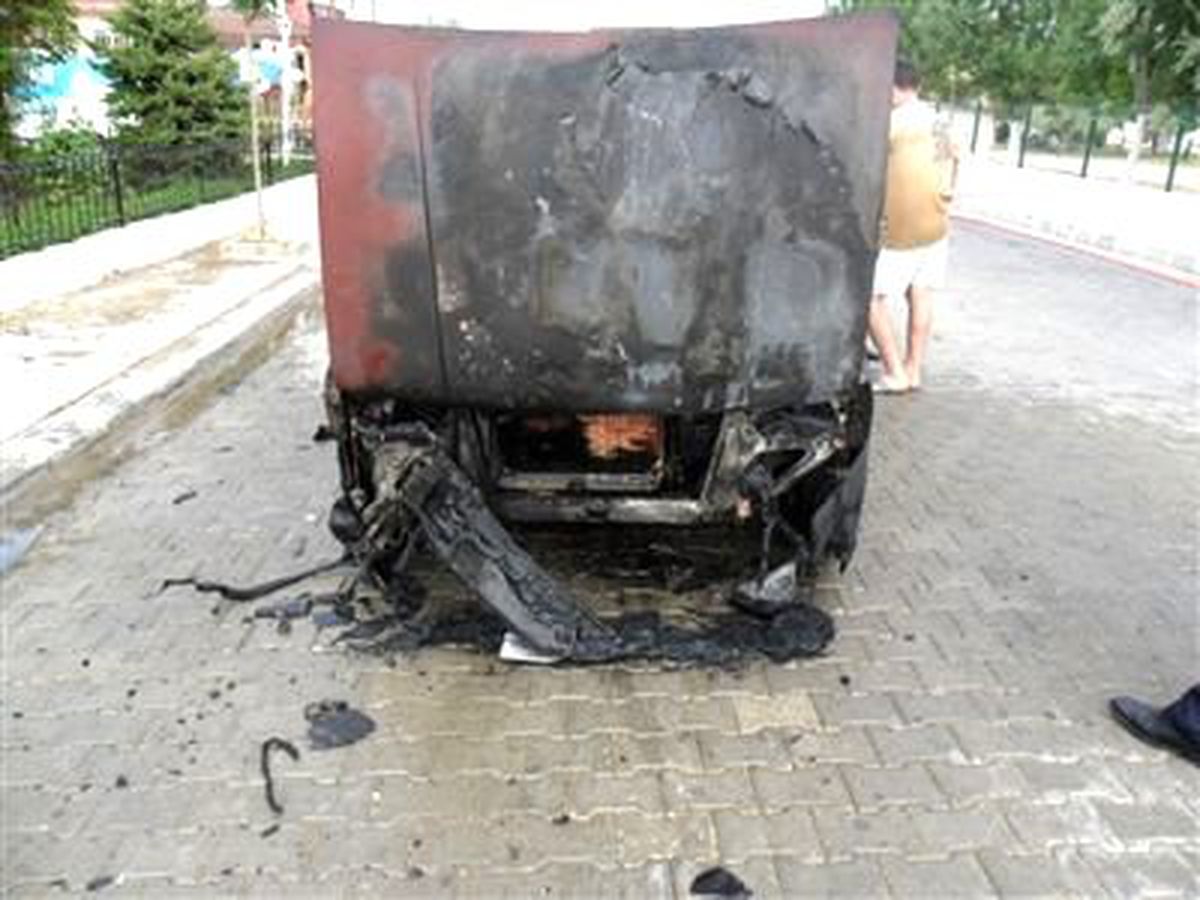 Lpg\'li Araç Kül Oldu