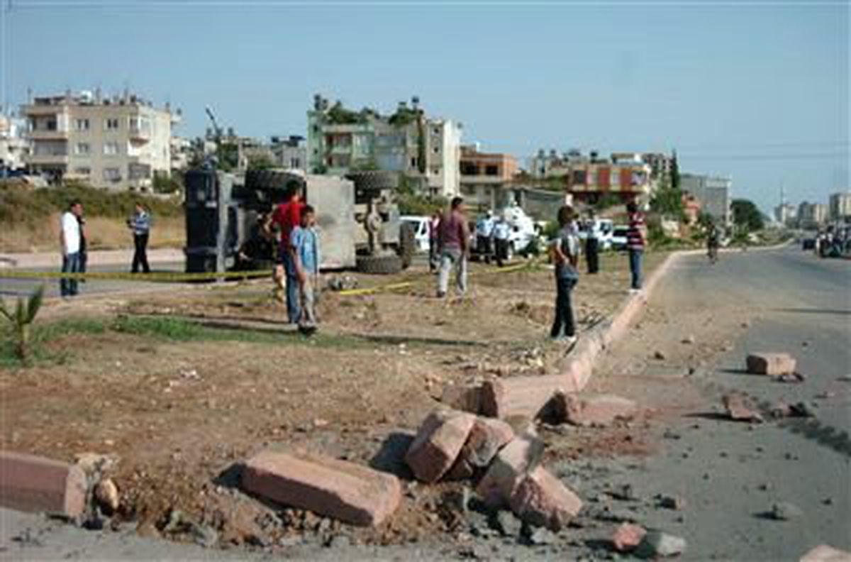 Panzer Devrildi: 2 Polis Yaralı