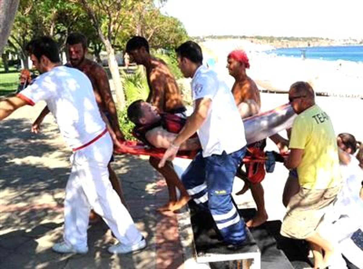 Rüzgar Sörfü Yaparken Düşen Turist Yaralandı
