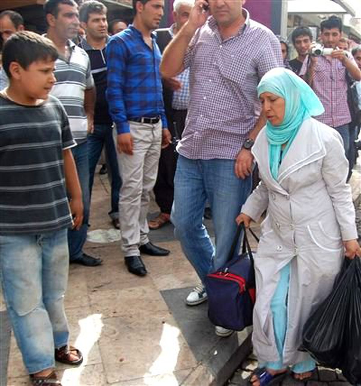 Şanlıurfa\'da Durakta Unutulan Bir Çanta Korkuya Neden Oldu