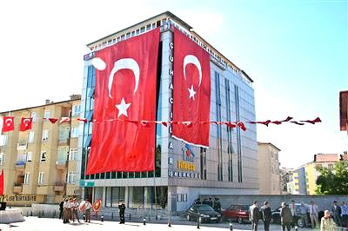 Sungurlu Ticaret Odası\'ndan Dev Bayrak