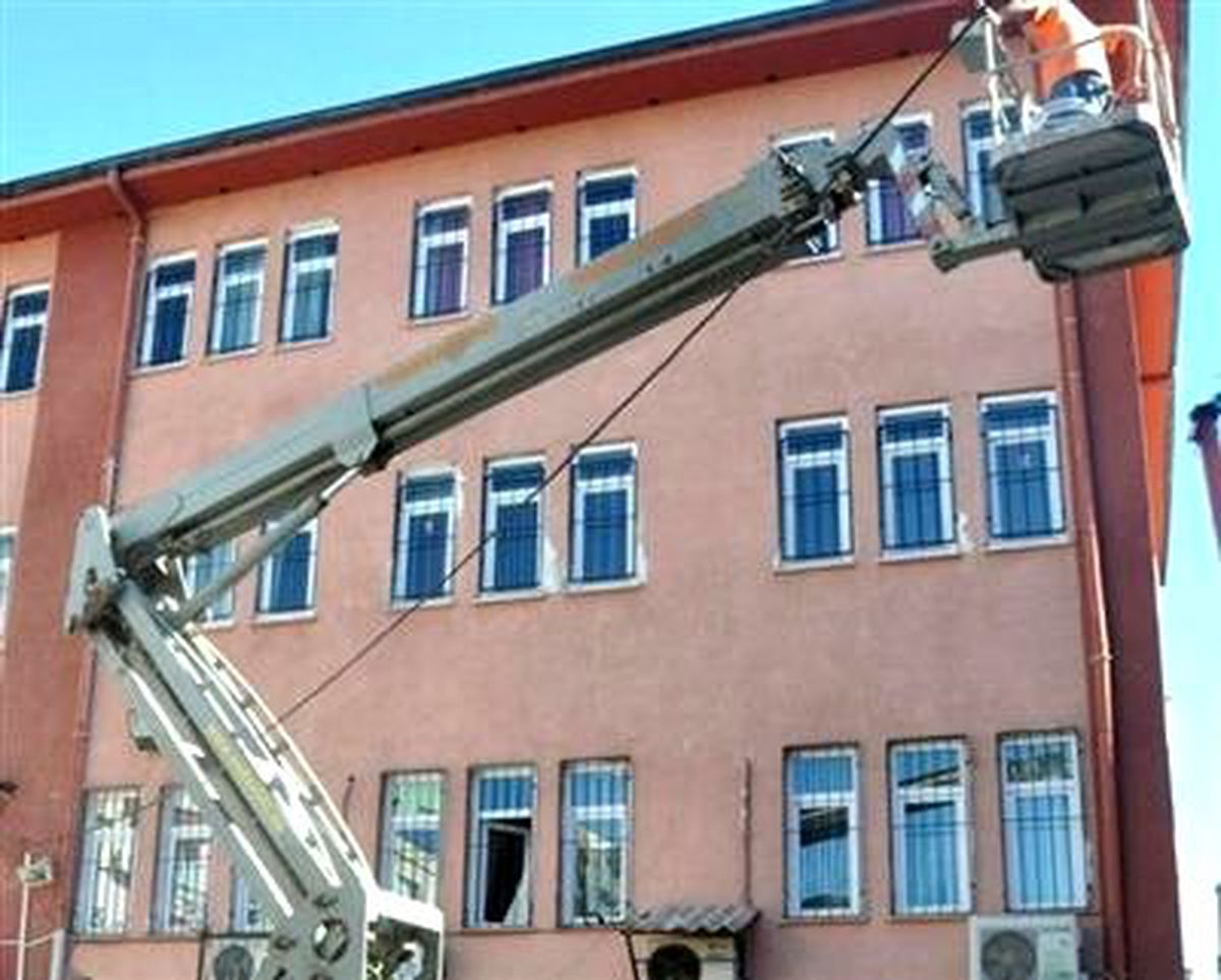 Turgutlu Belediyesi\'nden Okullarda Yenileme Çalışmaları