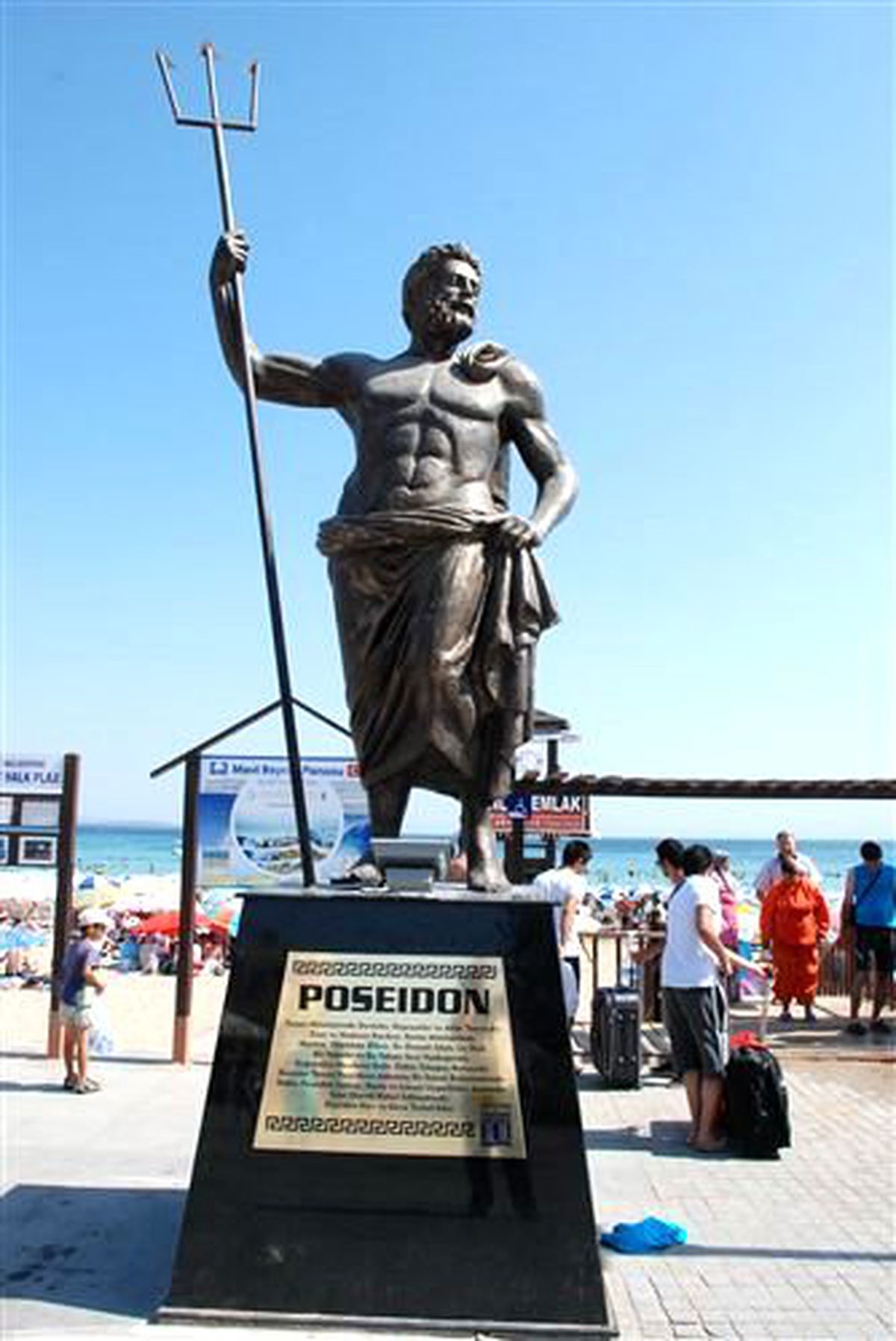 Turistler Poseidon\'a Yabancı Kaldı