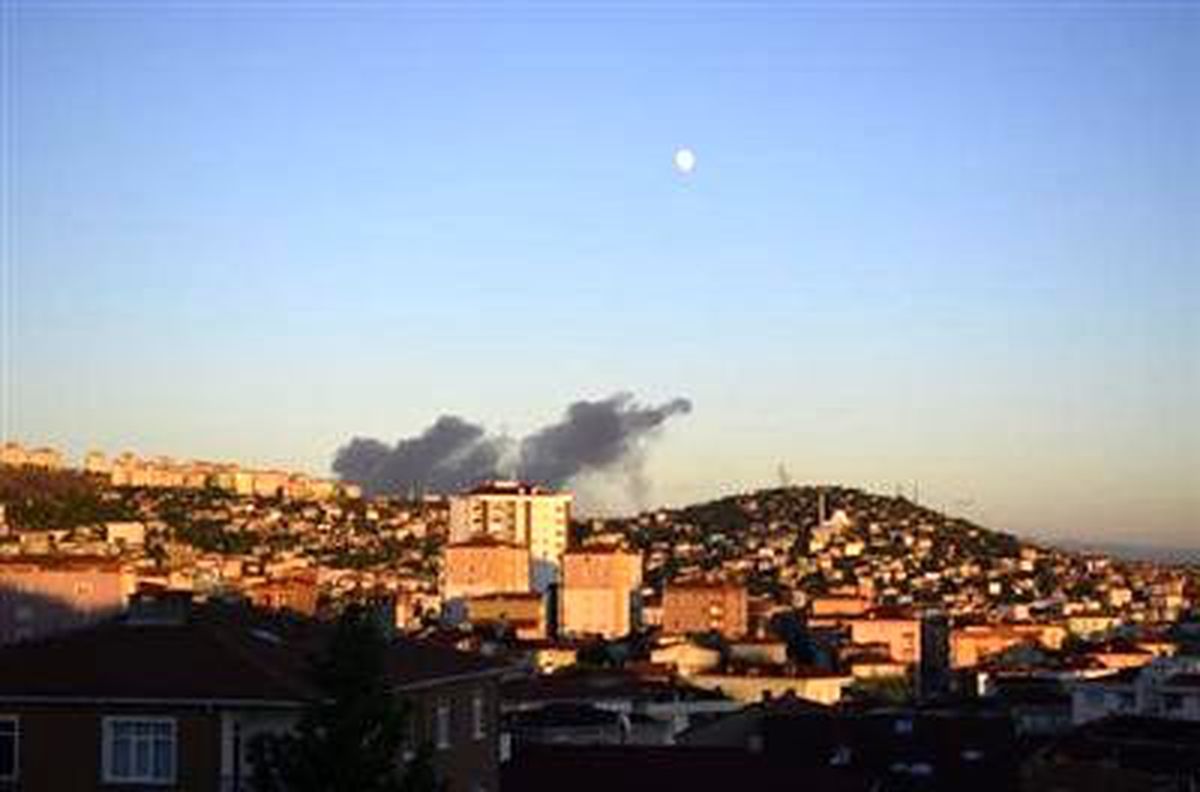 Tuzla\'daki Yangın Kısmen Kontrol Altına Alındı