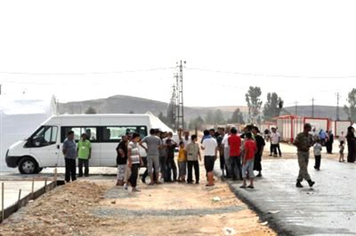 Yurtlarda Kalan Suriyeliler, Karkamış Kampı\'na Gönderiliyor