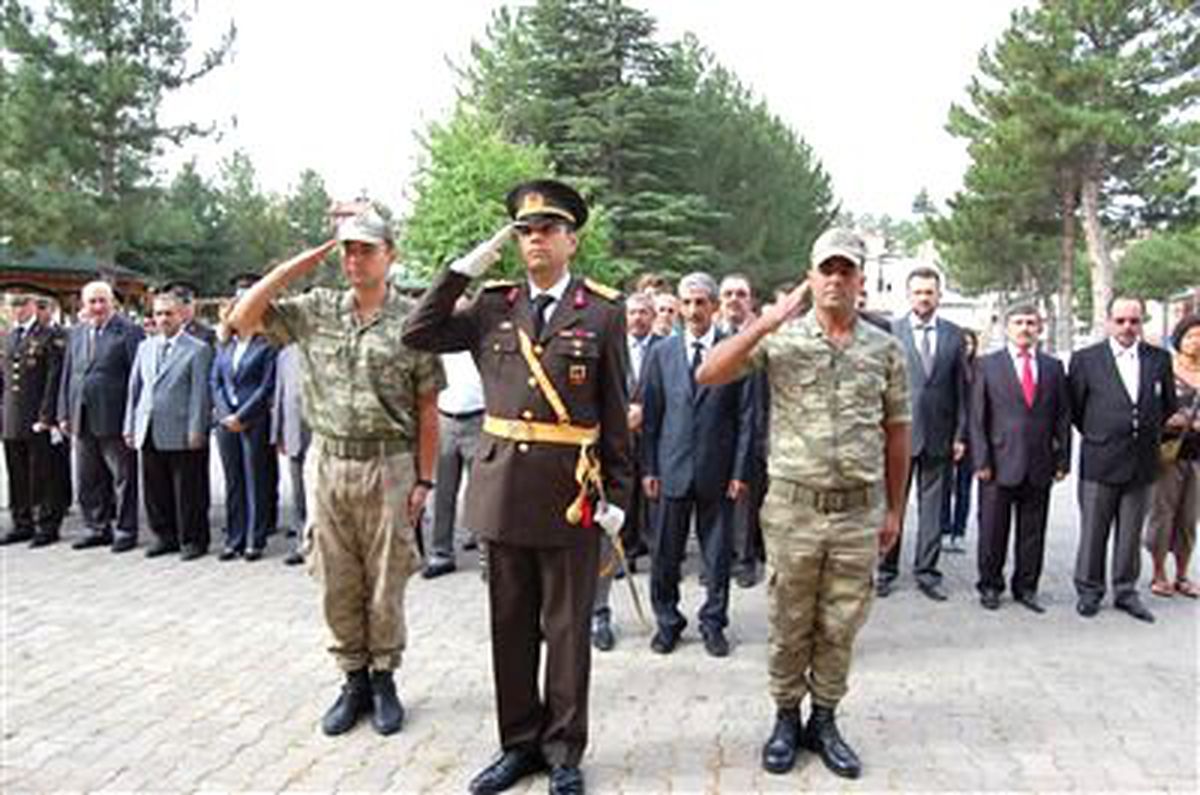 Zafer Bayramı Arapgir\'de Törenlerle Kutlandı