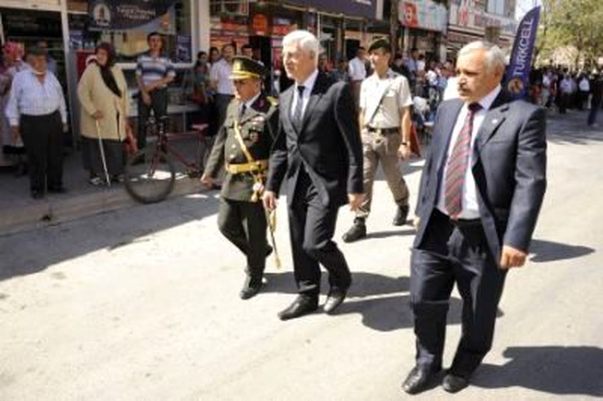Zafer Bayramı Törenlerle Kutlandı