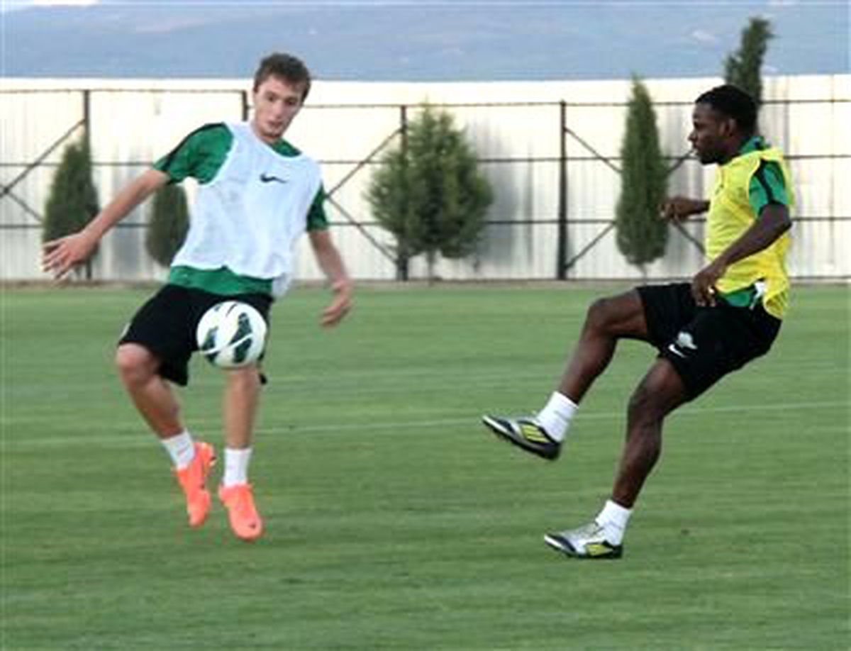 Akhisar Belediyespor\'da 3 Futbolcu Forma Giyemeyecek
