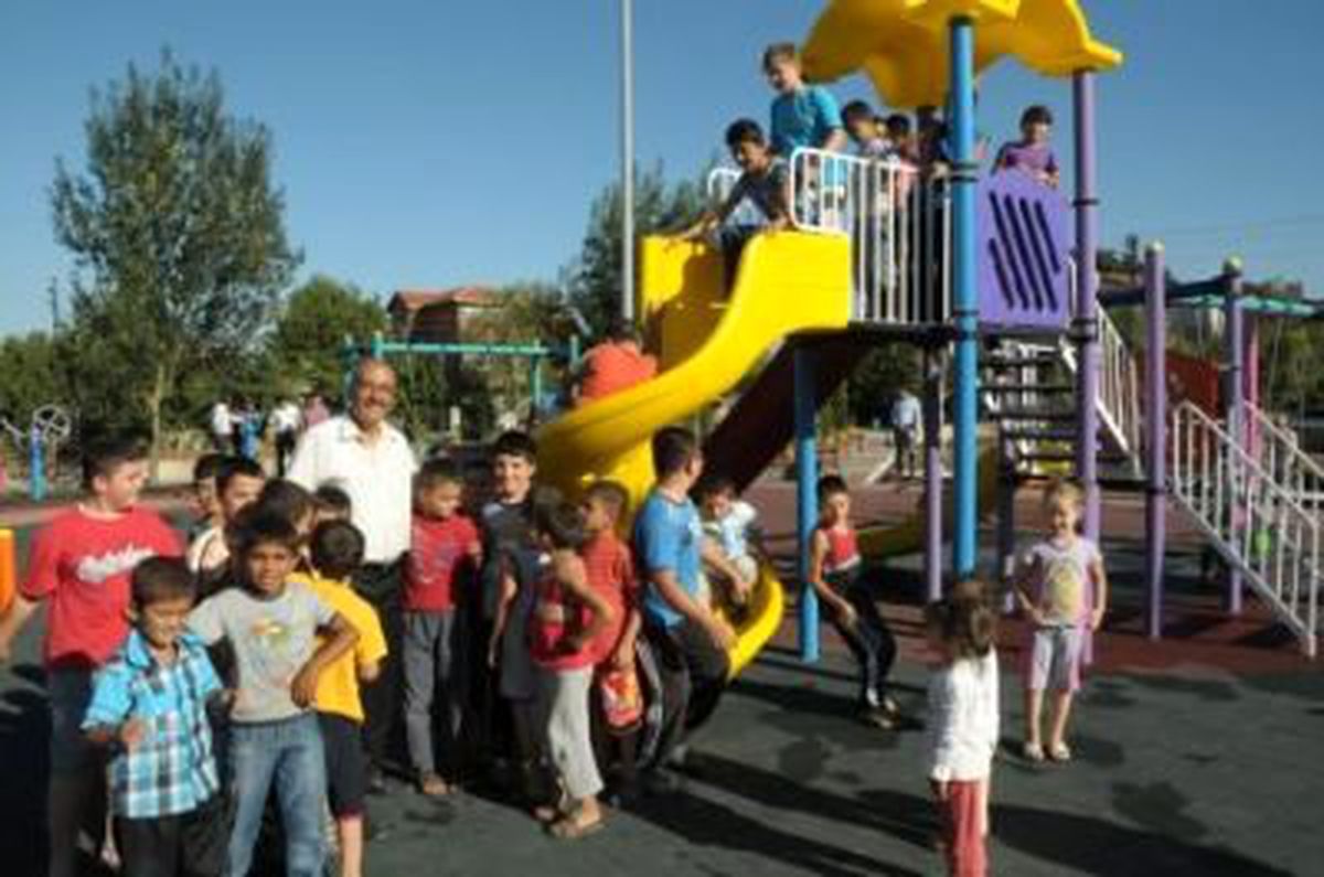 Akhisar Mahallesine Çocuk Parkı