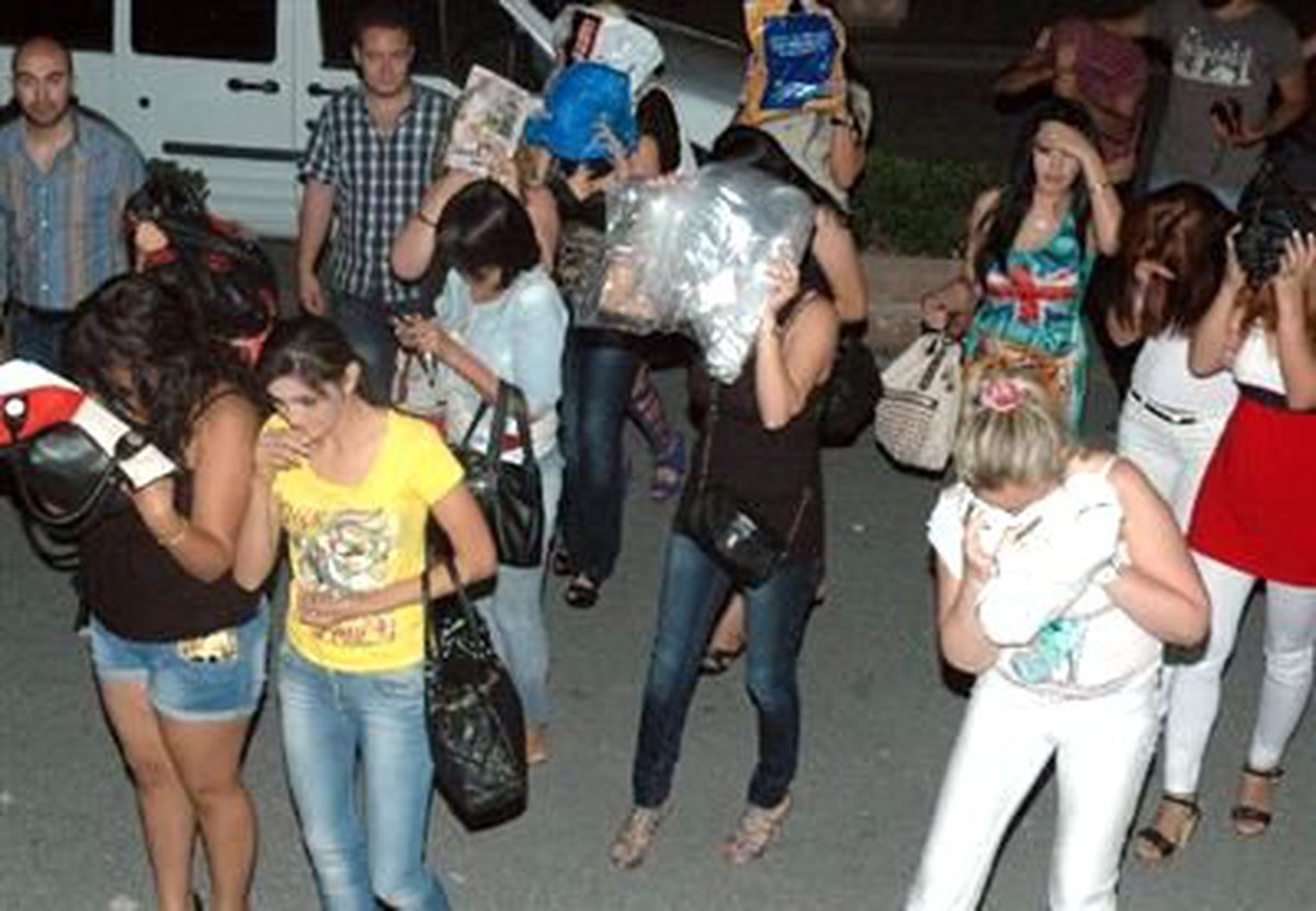 Aksaray\'da Fuhuş Operasyonu: 20 Gözaltı