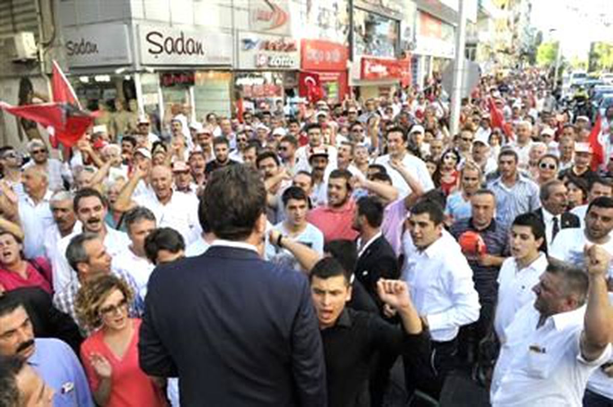 Antalya\'da CHP\'lilerden Alternatif Bayram Kutlaması