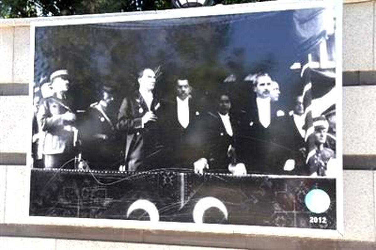 Atatürk Panolarına Çirkin Saldırı