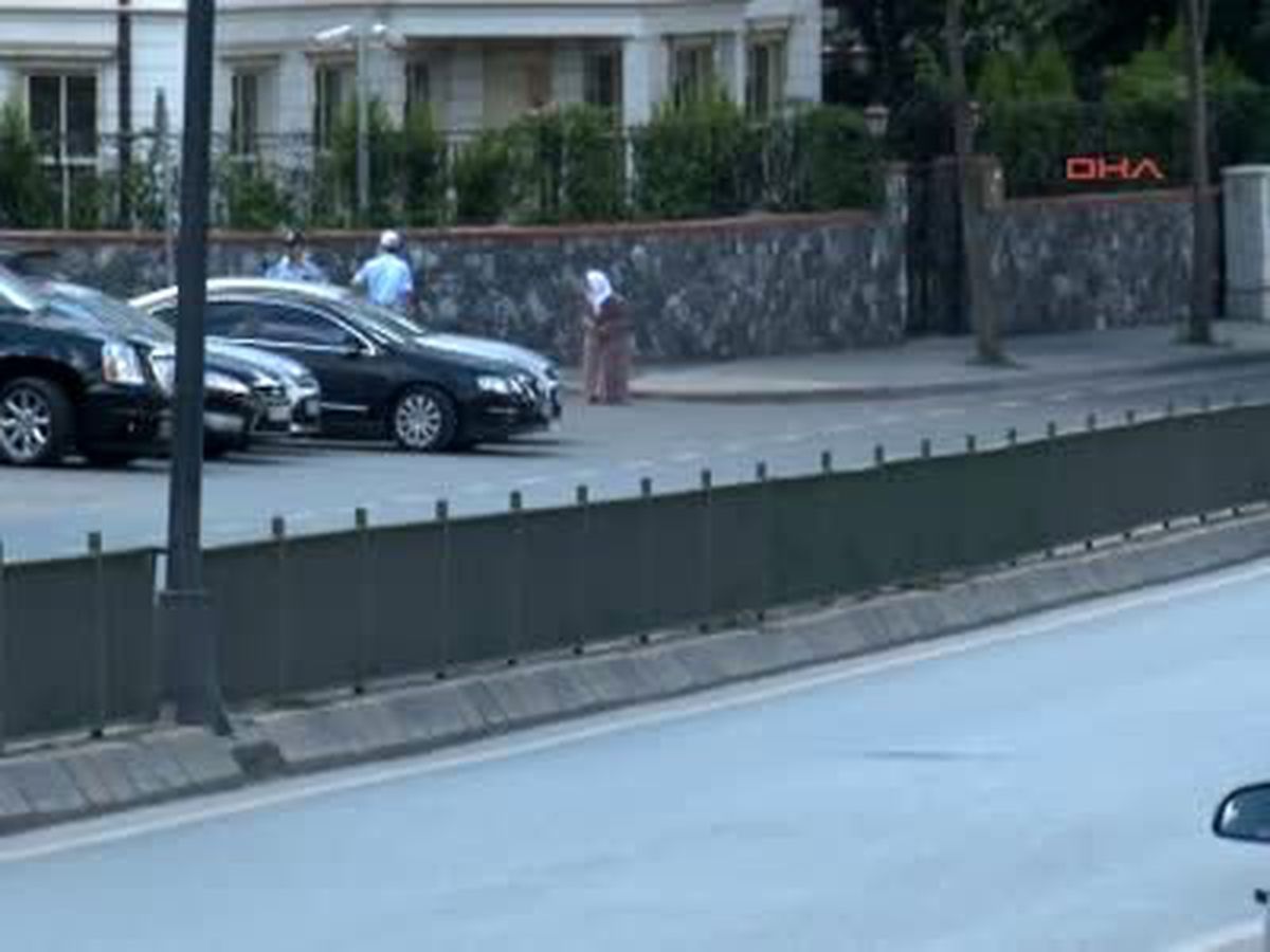 Başbakan Erdoğan Cuma Namazını Eski Mahallesindeki Camide Kıldı