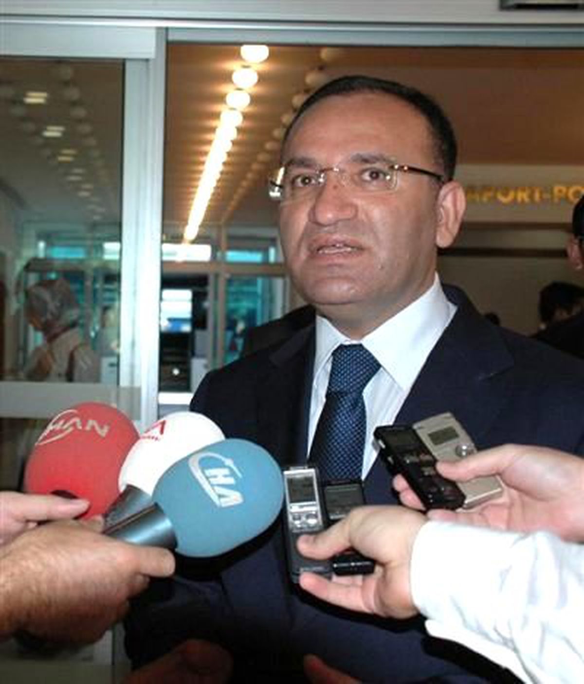Bekir Bozdağ\'dan İsrail ve Almanya\'ya Eleştiri