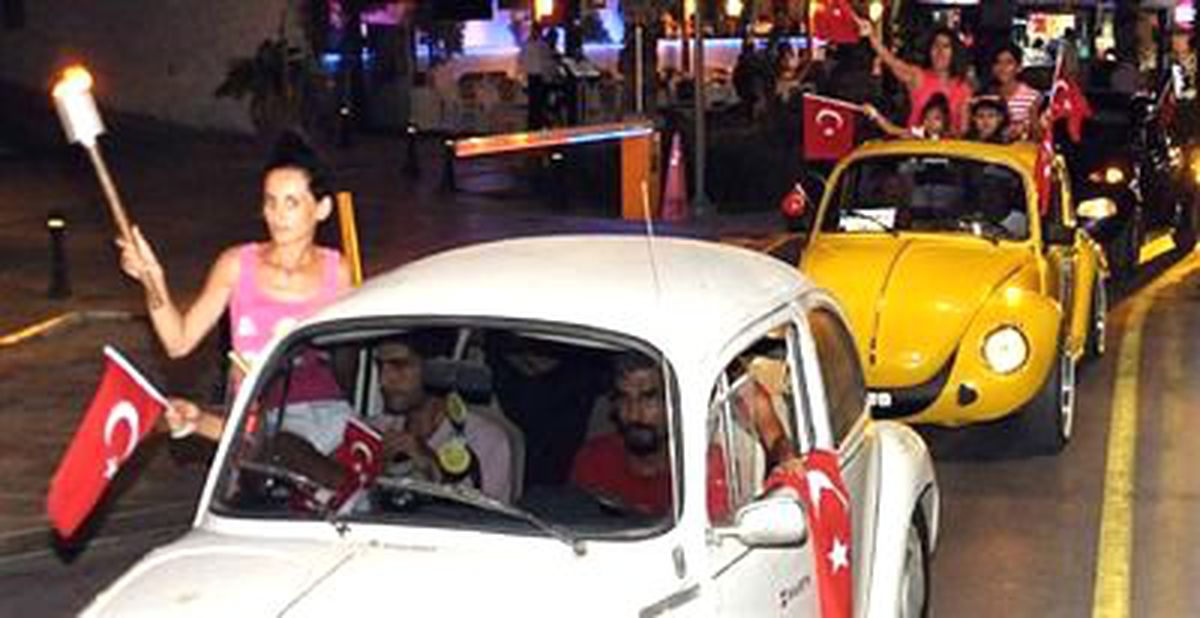 Bodrum\'da Coşkulu Fener Alayı